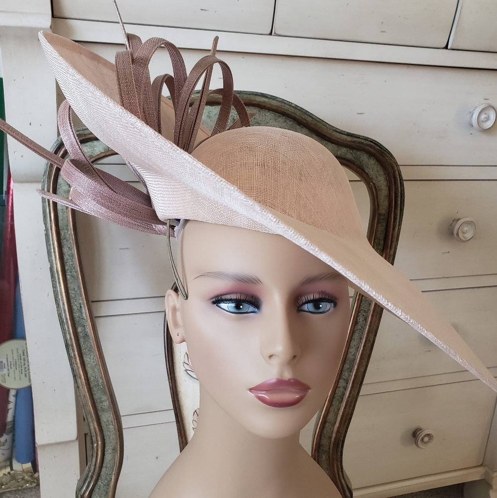 Philip Treacy slice hat